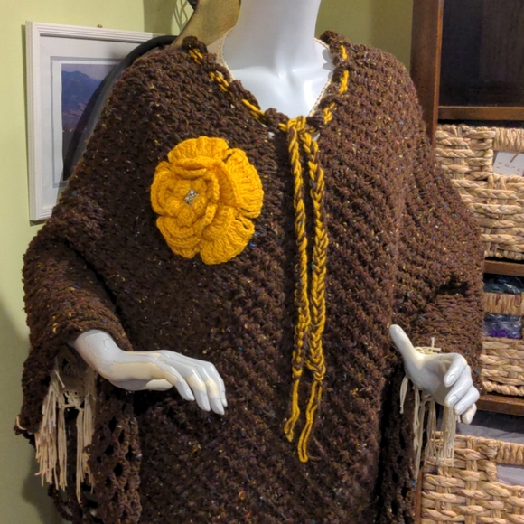 NEW "THE KRYSTAL" HANDMADE PONCHO - Picture 3 of 4